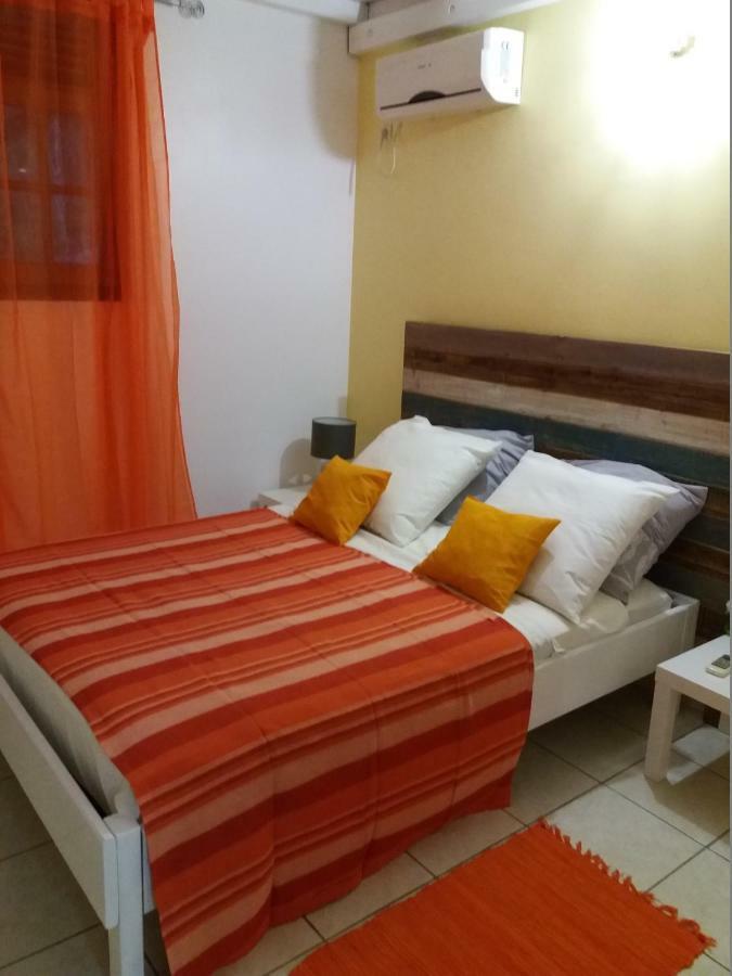 Villa Ponm Kann'L Deshaies Exteriör bild